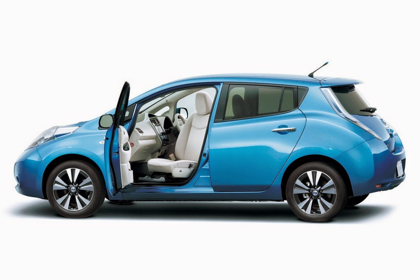 Nissan Leaf - Environmentally friendly and affordable
